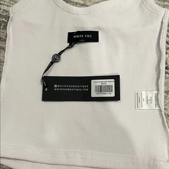 White fox Boutique tank- new with tags - Picture 3 of 3